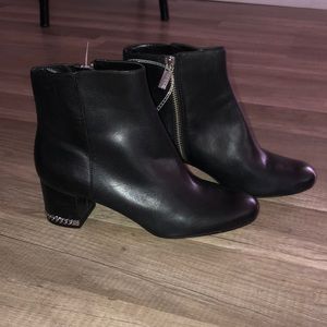 Michael by Michael Kors Sabrina mid leather booties